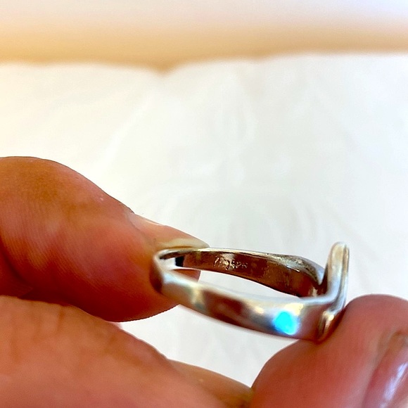 Sterling Silver & Blue Opal Ring - Picture 4 of 4